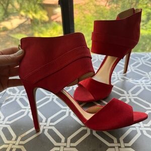 Women’s cherry red Vince Camuto heels